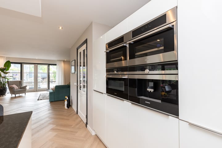 Foto 34 van Niels Bohrstraat 12