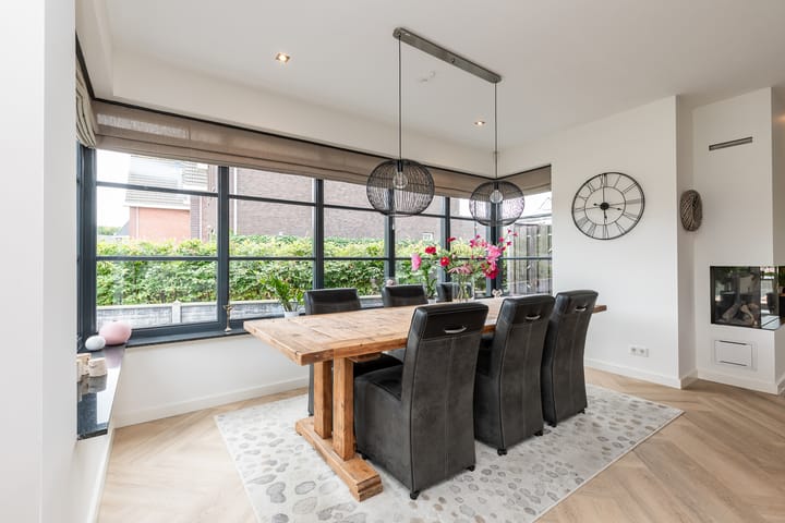 Foto 37 van Niels Bohrstraat 12