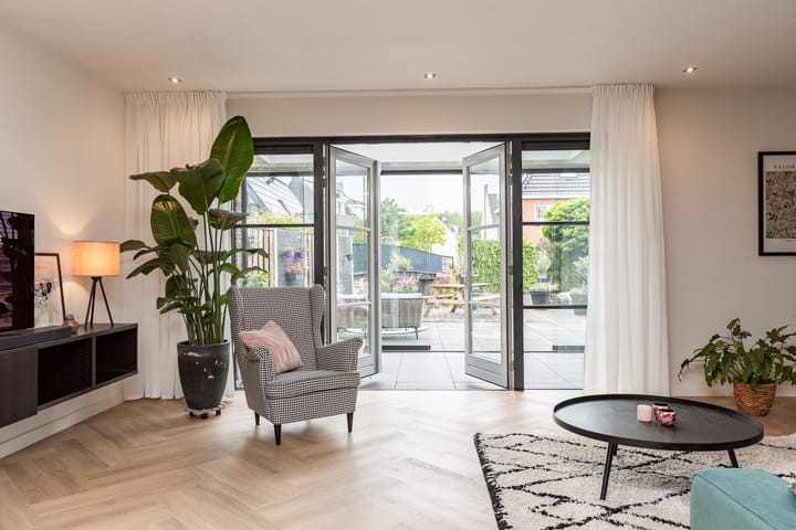 Foto 40 van Niels Bohrstraat 12