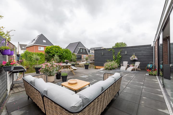 Foto 44 van Niels Bohrstraat 12