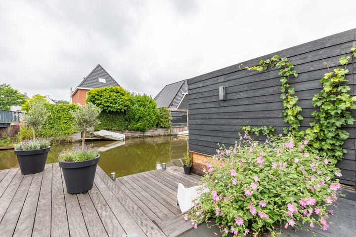 Foto 47 van Niels Bohrstraat 12