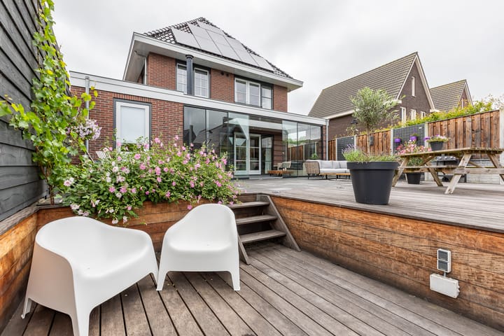 Foto 49 van Niels Bohrstraat 12