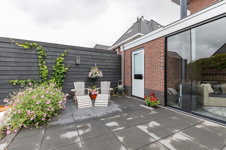 Foto 52 van Niels Bohrstraat 12