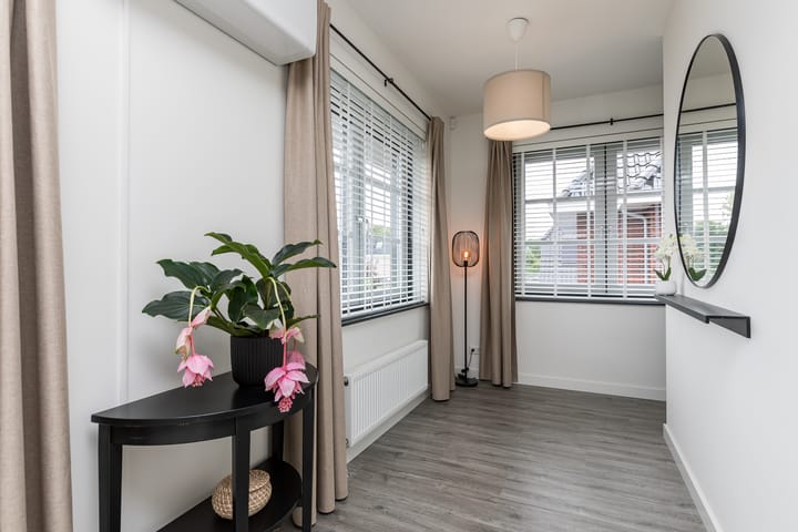 Foto 61 van Niels Bohrstraat 12