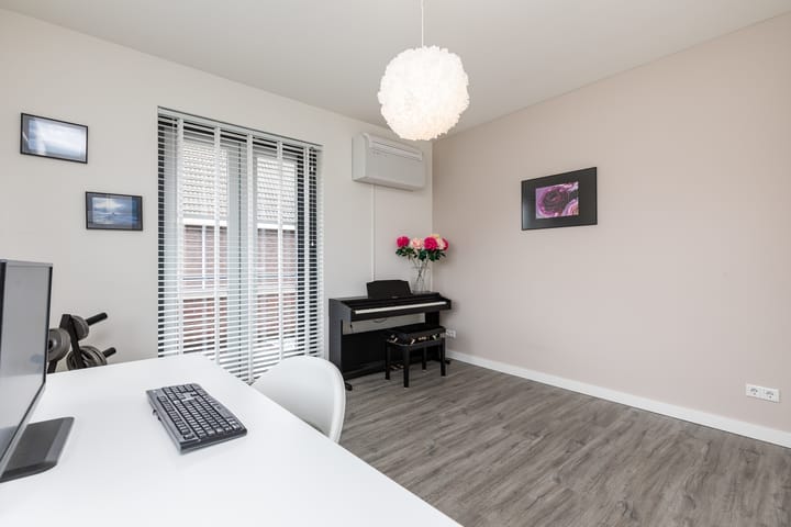 Foto 67 van Niels Bohrstraat 12