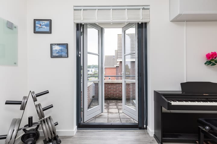 Foto 70 van Niels Bohrstraat 12