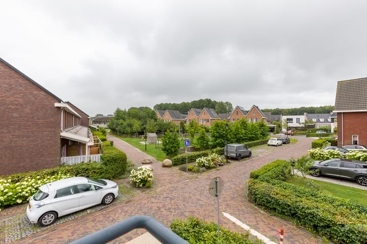 Foto 72 van Niels Bohrstraat 12