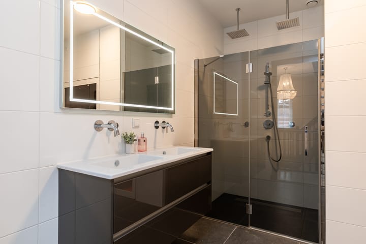 Foto 74 van Niels Bohrstraat 12