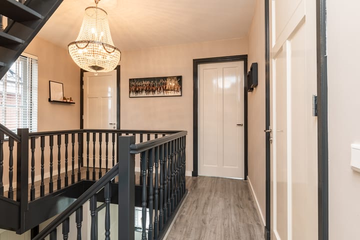 Foto 78 van Niels Bohrstraat 12