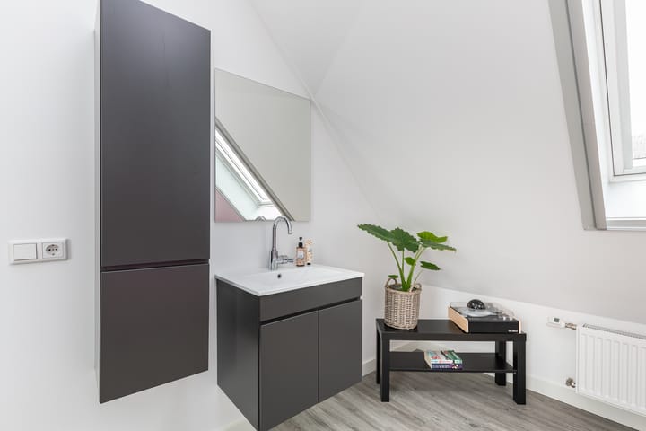 Foto 84 van Niels Bohrstraat 12