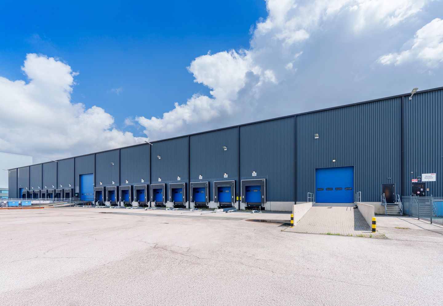 View photo 4 of Fokkerweg 300