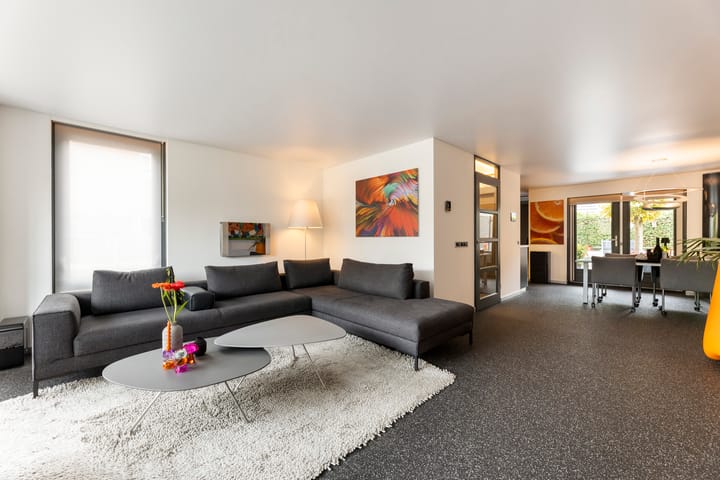 Photo 2 of Bronforelstraat 69