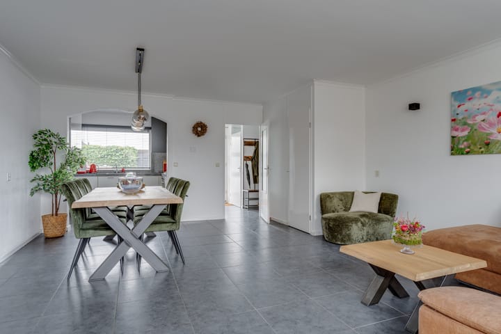 Photo 3 of Valkenier 25