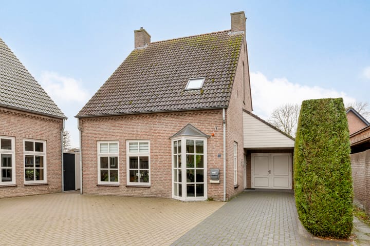 Foto 1 van van Rummenstraat 1