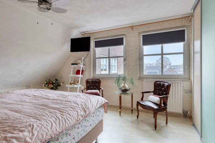 Foto 19 van van Rummenstraat 1