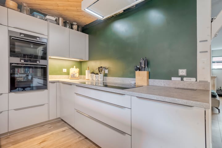 Photo 3 of De Pony 2