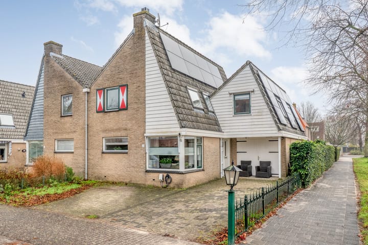 Photo 5 of De Pony 2