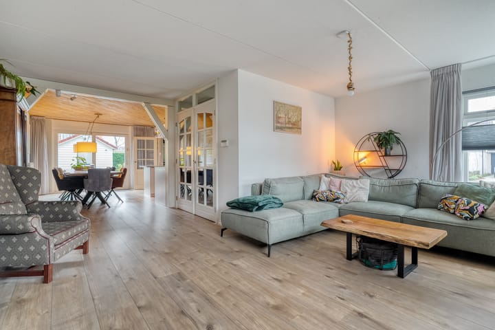 Photo 10 of De Pony 2