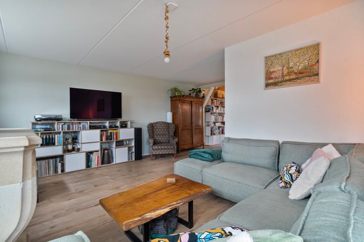 Photo 11 of De Pony 2