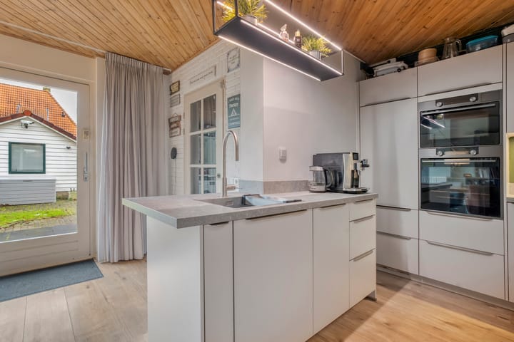 Photo 14 of De Pony 2