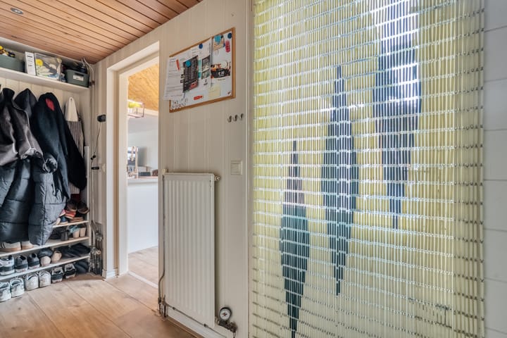 Photo 18 of De Pony 2