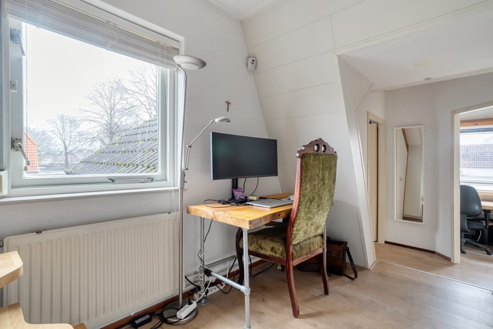 Photo 22 of De Pony 2