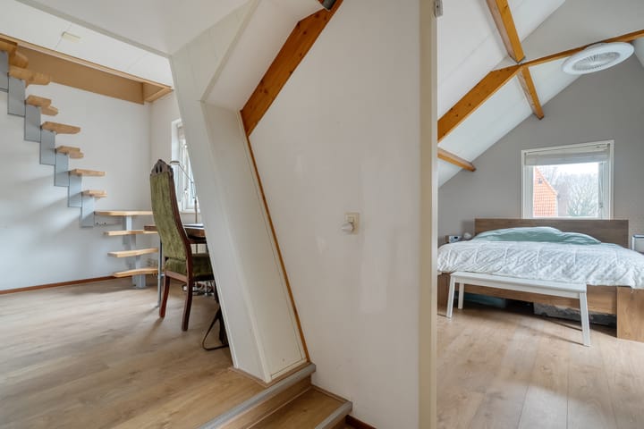 Photo 23 of De Pony 2