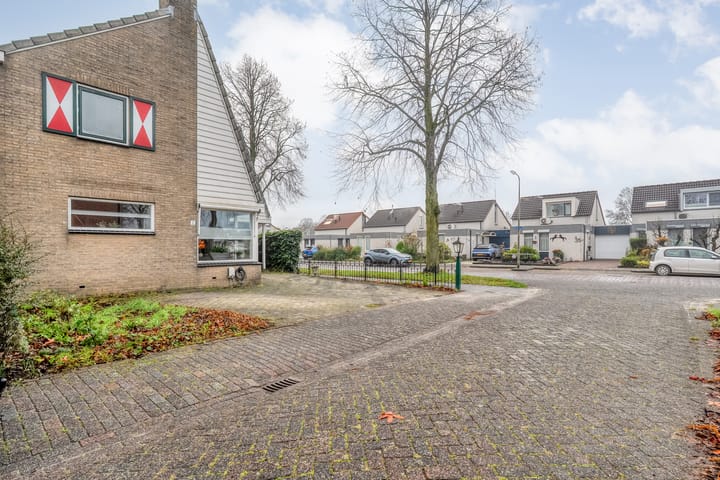 Photo 41 of De Pony 2