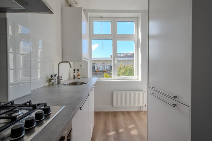 Photo 13 of John Franklinstraat 67-3