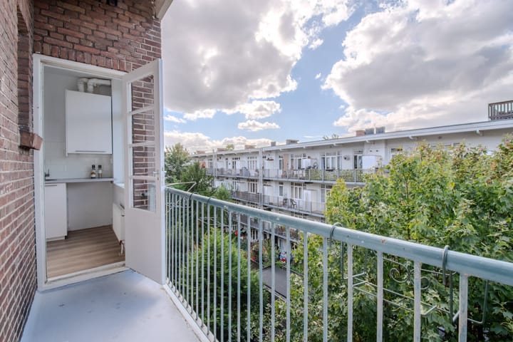 Photo 10 of John Franklinstraat 67-3