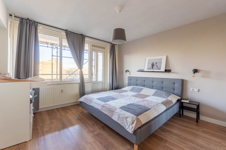 Foto 11 van Edmond Hellenraadstraat 69