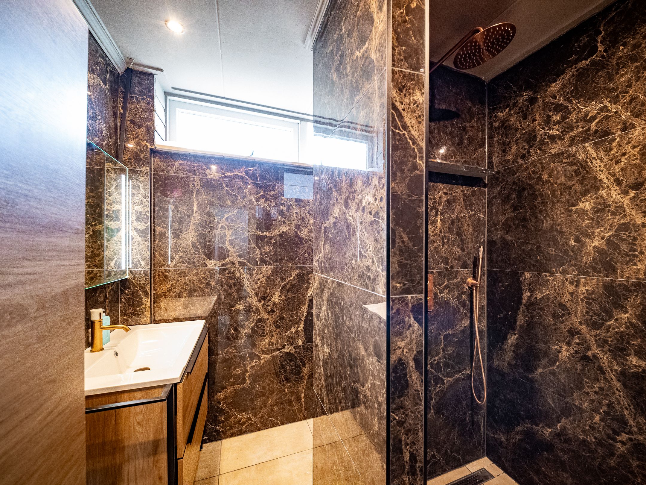 Foto 15 van van Hogendorpstraat 1