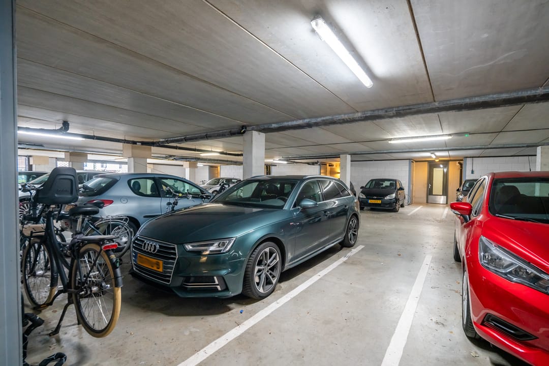 Foto 28 van Molukkenstraat 164