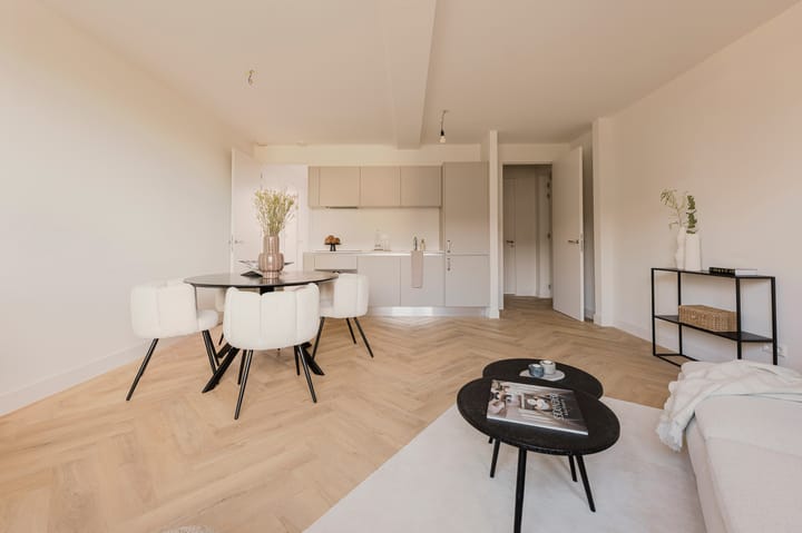 Photo 9 of Vondellaan 53-C