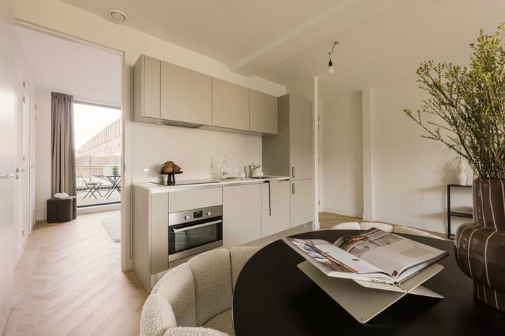 Photo 10 of Vondellaan 53-C