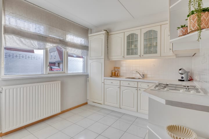 Foto 12 van Van Nispenstraat 15