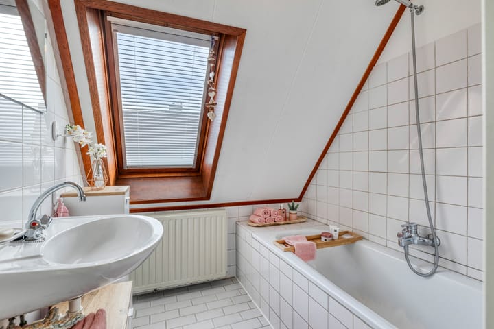 Foto 18 van Van Nispenstraat 15