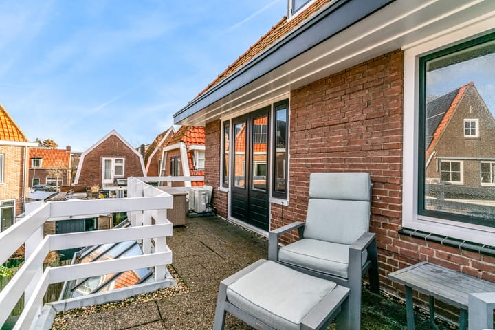 Photo 30 of J.P. Coenstraat 17