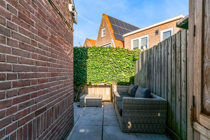 Photo 40 of J.P. Coenstraat 17