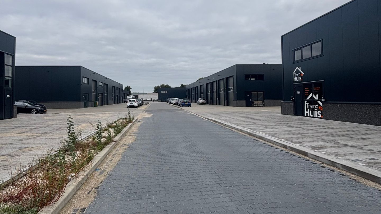 View photo 3 of Groethofstraat 13-M