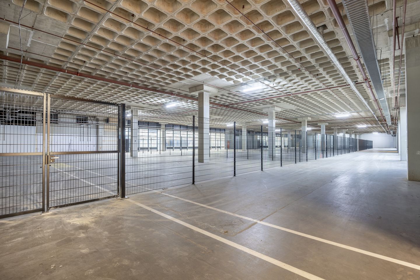 Bekijk foto 2 van Johan Huizingalaan 761