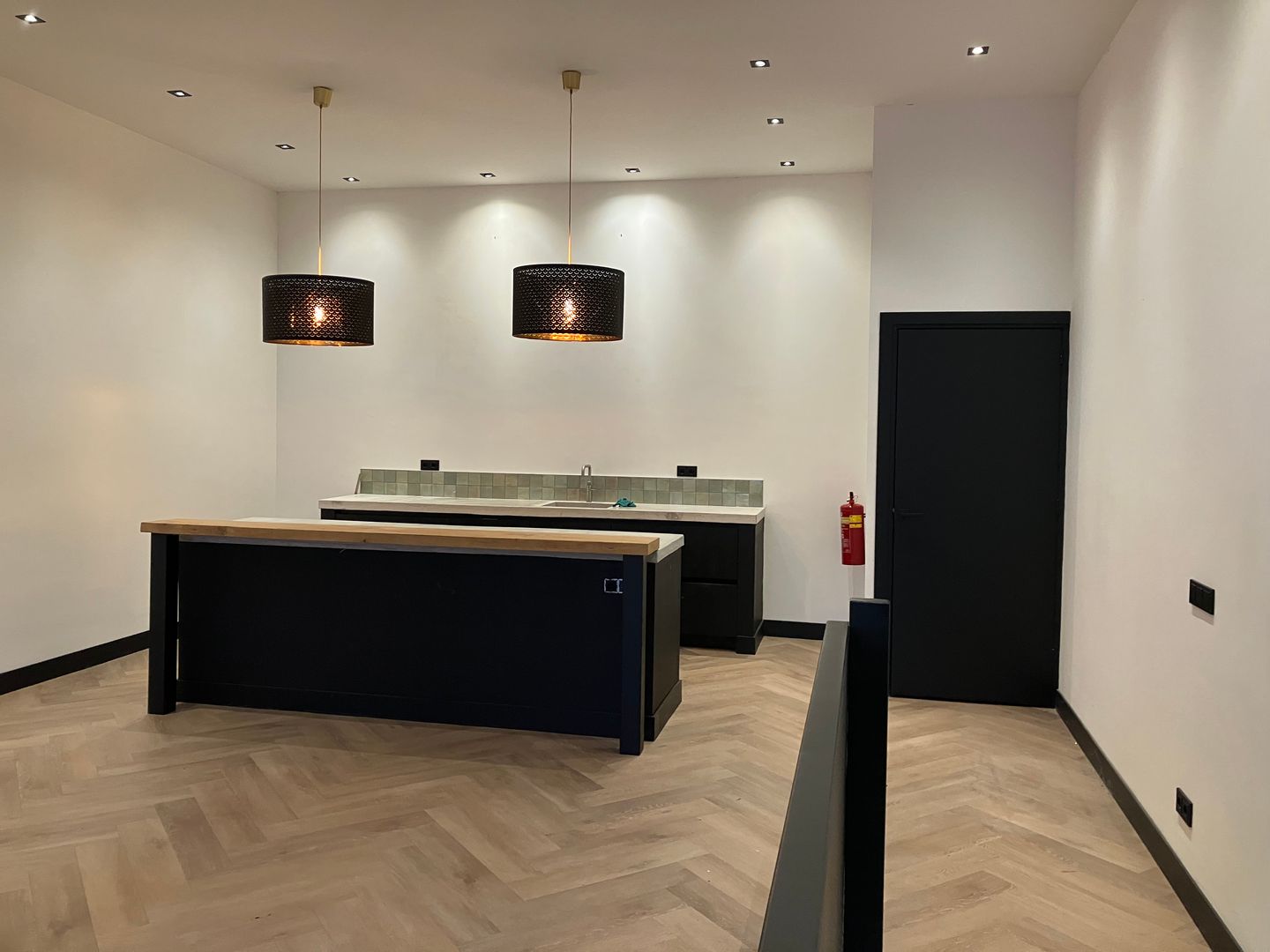 View photo 4 of Neonweg 94