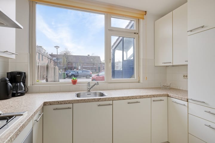 Photo 13 of Hugo van Woerdenstraat 23