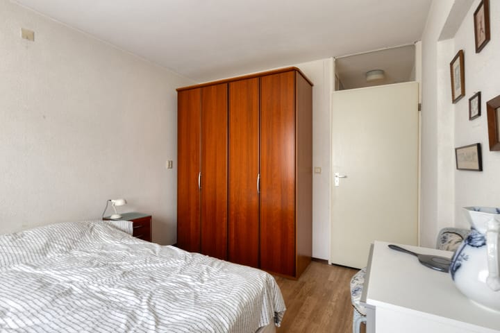 Photo 19 of Hugo van Woerdenstraat 23