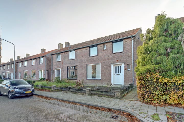 Foto 2 van Burgemeester Rensstraat 38