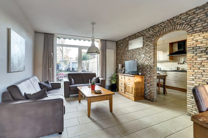 Foto 8 van Burgemeester Rensstraat 38