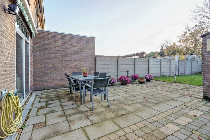 Foto 23 van Burgemeester Rensstraat 38