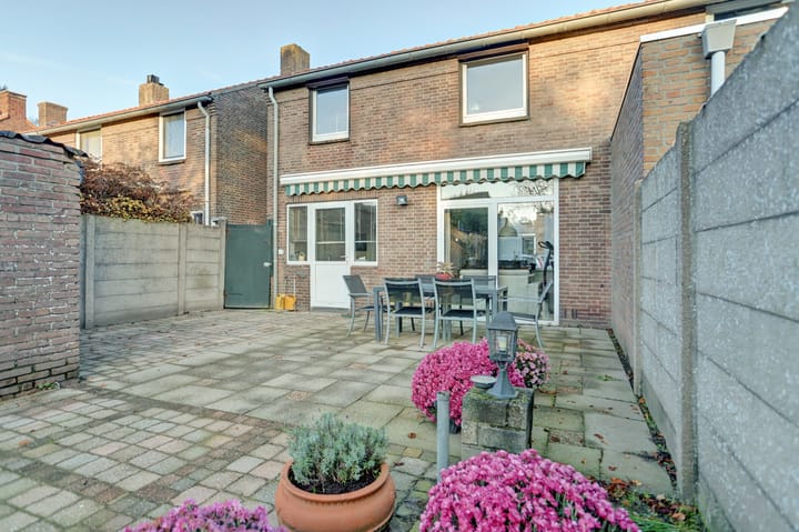 Foto 25 van Burgemeester Rensstraat 38