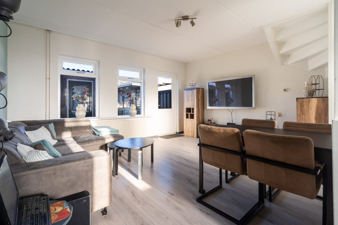 Foto 7 van Barwoutswaarder 24