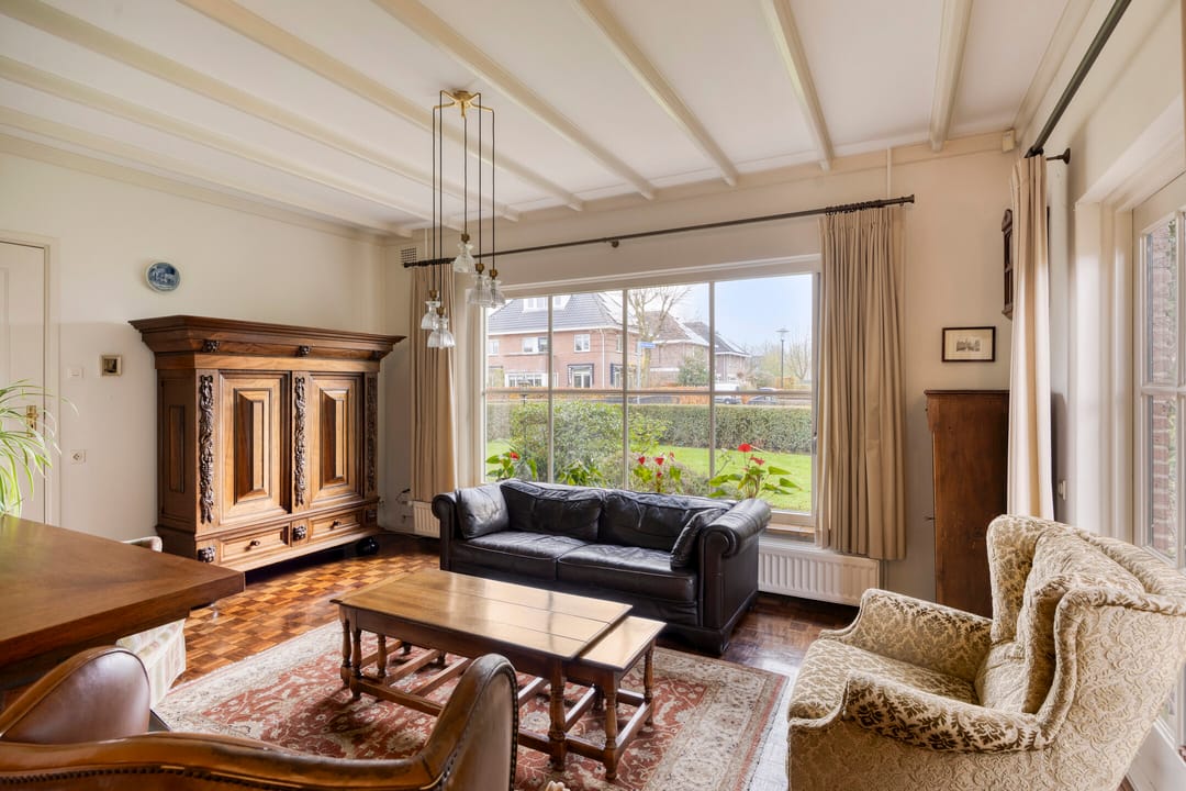 Photo 11 of Beatrixstraat 8